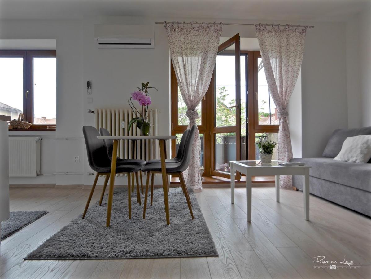 Emily Apartment Kassa Kültér fotó